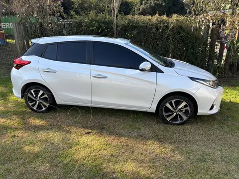 Toyota Yaris 1.5 S CVT usado (2023) color Blanco Perla precio u$s24.000