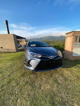 Toyota Yaris 1.5 XLS CVT usado (2025) color Azul Gris precio $32.900.000