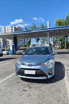 Toyota Yaris 1.5L GLi Aut usado (2019) color Celeste precio $10.000.000