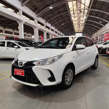 Toyota Yaris 1.5L GLi usado (2022) color Blanco precio $10.990.000