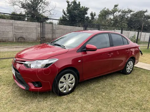 Toyota Yaris 1.5L e CVT usado (2017) color Rojo precio $9.500.000