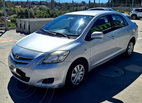 Toyota Yaris 1.5 XLi Aut usado (2008) color Plata precio $4.800.000