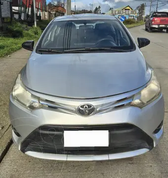 Toyota Yaris 1.5 GLi usado (2016) color Gris precio $7.000.000