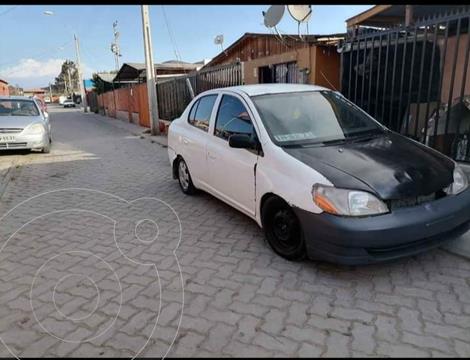 Toyota Yaris XL usado (2000) color Blanco precio $1.900.000