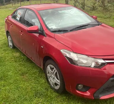 Toyota Yaris 1.5 GLi usado (2017) color Rojo precio $7.300.000