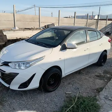 Toyota Yaris 1.5 XLi usado (2018) color Blanco precio $9.990.000