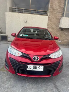 Toyota Yaris 1.5 GLi usado (2020) color Rojo precio $12.500.000