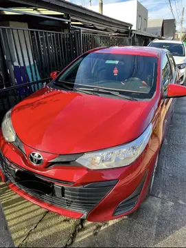Toyota Yaris 1.5 GLi Ac usado (2018) color Rojo precio $9.000.000