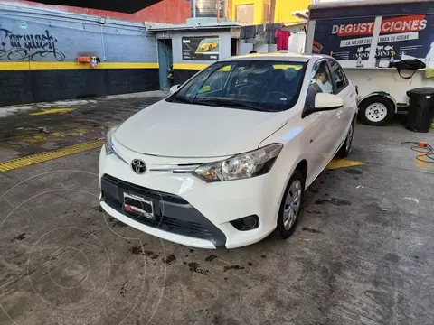 Toyota Yaris 5P 1.5L Core Aut usado (2017) color Blanco precio $235,000