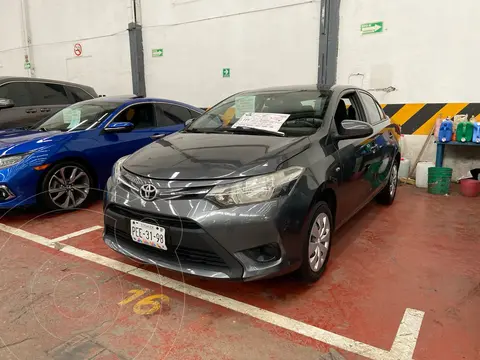 Toyota Yaris 5P 1.5L S Aut usado (2017) color Plata financiado en mensualidades(enganche $50,000 mensualidades desde $5,250)