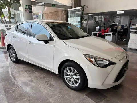 Toyota Yaris 5P 1.5L S Aut usado (2017) color Blanco precio $229,000
