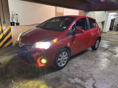 Toyota Yaris 5P 1.5L Premium Aut usado (2016) color Rojo Vivo precio $175,600