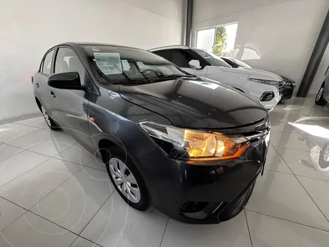 Toyota Yaris 5P 1.5L Core usado (2017) color Gris financiado en mensualidades(enganche $50,000)