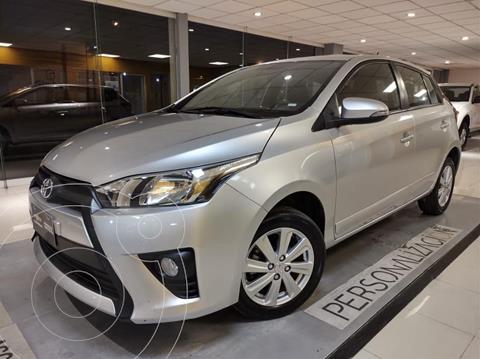 foto Toyota Yaris 5P 1.5L S usado (2017) color Plata Dorado precio $183,000