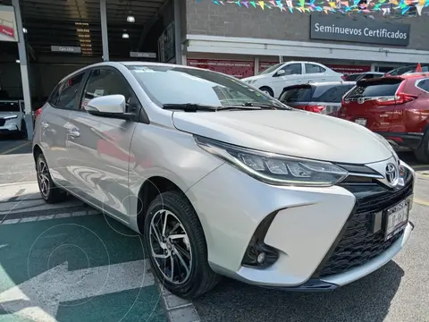 Toyota Yaris S Aut usado (2022) color plateado financiado en mensualidades(enganche $109,002 mensualidades desde $5,860)