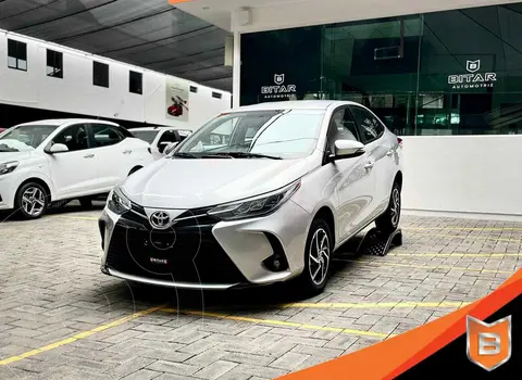 Toyota Yaris S usado (2022) color Plata precio $289,900