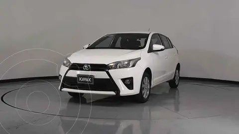 Toyota Yaris 5P 1.5L S Aut usado (2017) color Blanco precio $249,999