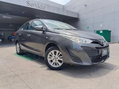 Toyota Yaris 5P 1.5L Core usado (2018) color Gris precio $210,000