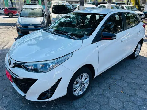 Toyota Yaris 5P 1.5L S Aut usado (2019) color Blanco financiado en mensualidades(enganche $66,381 mensualidades desde $5,896)