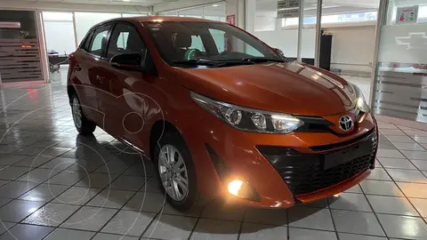 Toyota Yaris 5P 1.5L S usado (2019) color Naranja precio $249,000