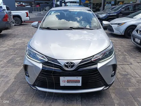 Toyota Yaris S Aut usado (2022) color plateado precio $278,000