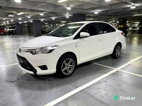 Toyota Yaris 5P 1.5L Core usado (2017) color Blanco precio $185,000