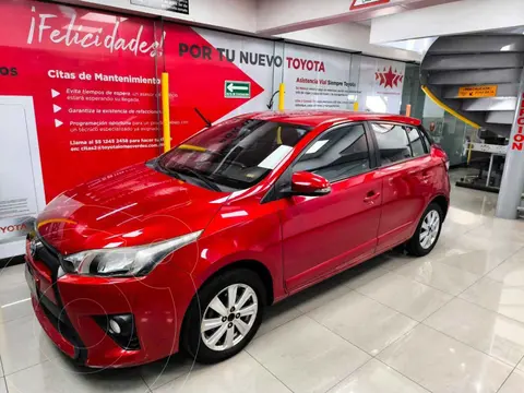 Toyota Yaris 5P 1.5L S usado (2017) color Rojo financiado en mensualidades(enganche $48,202 mensualidades desde $4,755)