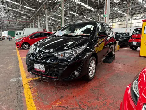 Toyota Yaris 5P 1.5L S usado (2019) color Negro financiado en mensualidades(enganche $57,400 mensualidades desde $5,200)