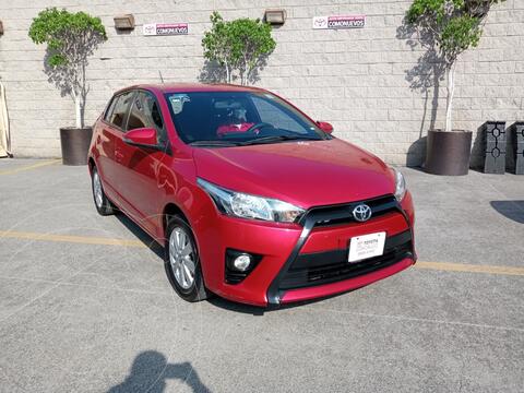 Toyota Yaris 5P 1.5L S Aut usado (2017) color Rojo precio $238,000
