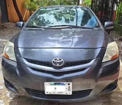 Toyota Yaris 5P 1.5L Core usado (2007) color Gris Oscuro precio $110,000