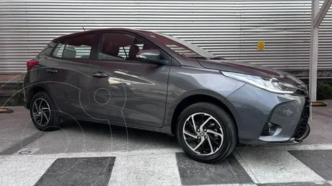 Toyota Yaris S Aut usado (2022) color Gris financiado en mensualidades(enganche $117,040 mensualidades desde $5,028)