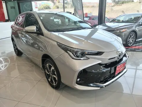 Toyota Yaris Base Aut usado (2024) color plateado precio $339,000