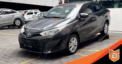 Toyota Yaris 5P 1.5L Core usado (2018) color Gris precio $209,900