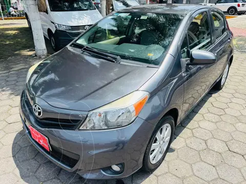 Toyota Yaris 5P 1.5L Premium Aut usado (2014) color Gris precio $167,000