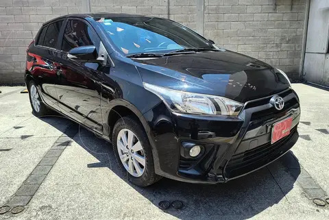 Toyota Yaris 5P 1.5L S Aut usado (2017) color Negro precio $240,000