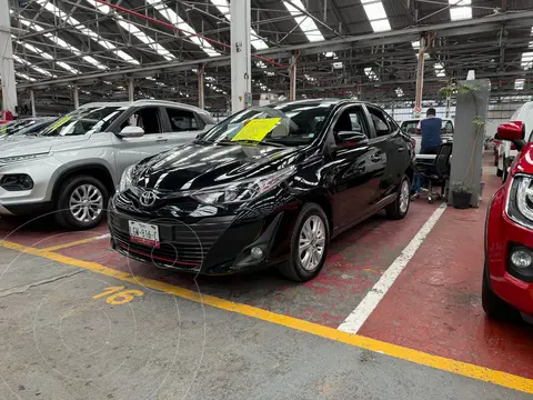 Toyota Yaris 5P 1.5L Core usado (2020) color Negro financiado en mensualidades(enganche $60,000 mensualidades desde $5,400)