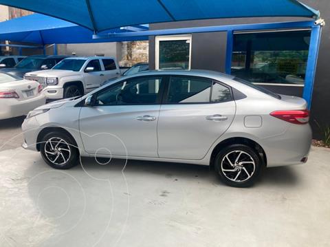 foto Toyota Yaris 5P 1.5L S usado (2021) color Plata Dorado precio $309,000