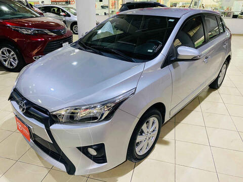 Toyota Yaris 5P 1.5L S usado (2017) color Plata precio $239,000