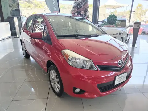 Toyota Yaris 5P 1.5L Premium Aut usado (2014) color Rojo precio $186,000