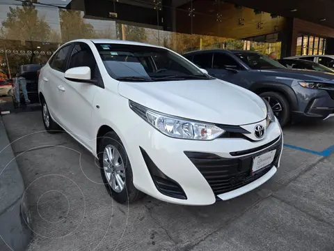 Toyota Yaris 5P 1.5L Core usado (2018) color Blanco precio $207,000