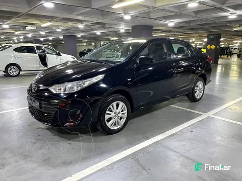 Toyota Yaris 5P 1.5L Core usado (2019) color Negro precio $223,000