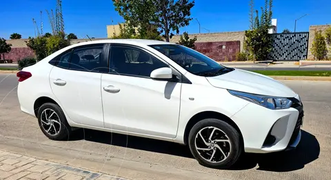 Toyota Yaris Core Aut usado (2022) color Blanco precio $285,000