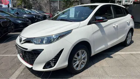 Toyota Yaris 5P 1.5L S Aut usado (2018) color Blanco precio $260,000