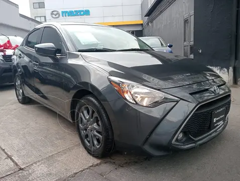 Toyota Yaris 5P 1.5L S Aut usado (2020) color Gris precio $265,000