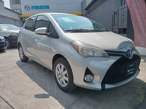 Toyota Yaris 5P 1.5L Premium usado (2016) color plateado precio $210,000
