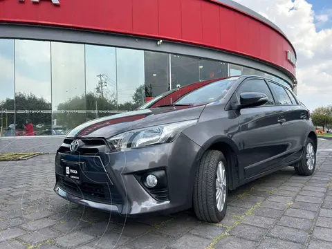 Toyota Yaris 5P 1.5L S Aut usado (2017) color Gris precio $249,000