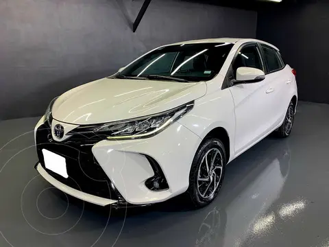 Toyota Yaris S usado (2022) color Blanco financiado en mensualidades(enganche $57,800 mensualidades desde $7,460)