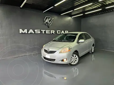 Toyota Yaris 5P 1.5L Premium usado (2016) color plateado precio $175,000