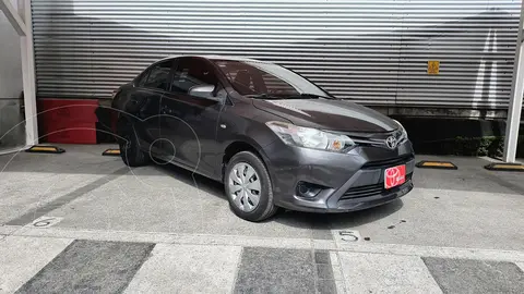 Toyota Yaris 5P 1.5L Core usado (2017) color Gris Oscuro precio $185,000