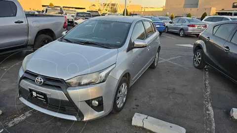 Toyota Yaris 5P 1.5L S Aut usado (2017) color Plata financiado en mensualidades(enganche $58,856 mensualidades desde $6,263)